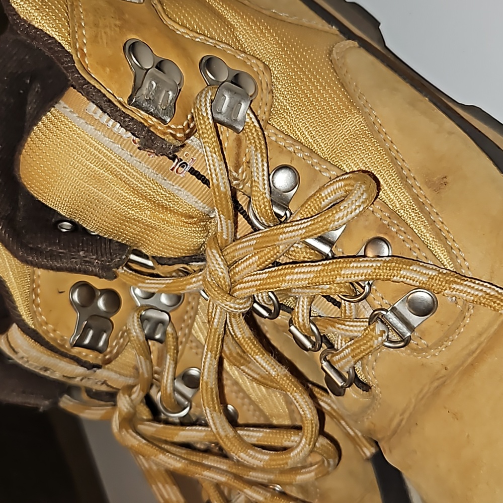 Women's Timberland Mid-Boot. - Picture 7 of 9